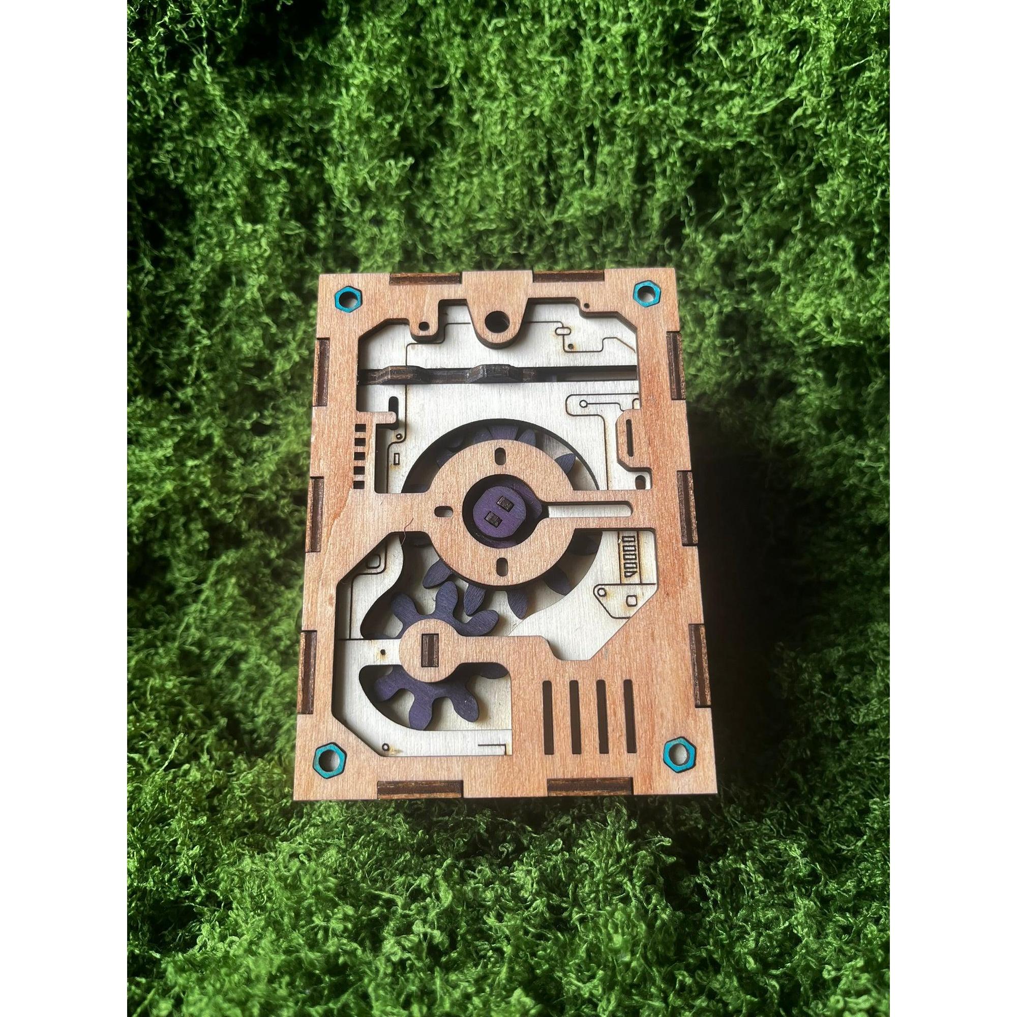 Aufbewahrungsbox mit Zahnradmechanik